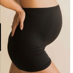 BLANQI SEAMLESS MATERNITY OVER BELLY SUPPORT BOYSHORTS